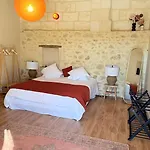 Chateau Clos Des Maurins Bed and Breakfast 3*