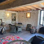 Chateau Clos Des Maurins Bed and Breakfast Vérac