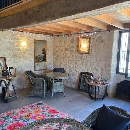 Chateau Clos Des Maurins Bed & Breakfast Verac