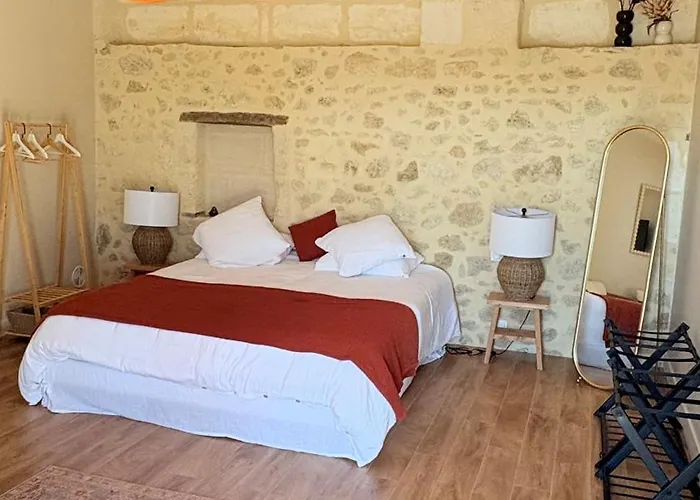 Chateau Clos Des Maurins Bed & Breakfast 3*
