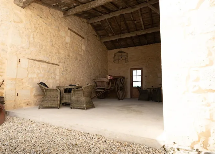 Chateau Clos Des Maurins Bed & Breakfast 3*