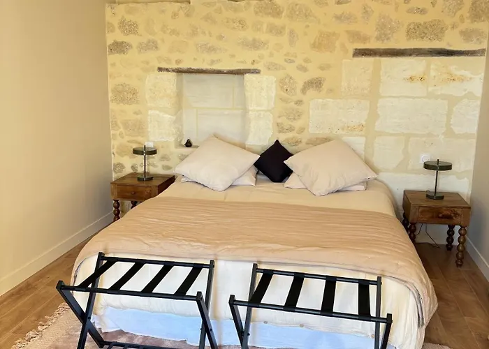 Chateau Clos Des Maurins 3* Vérac