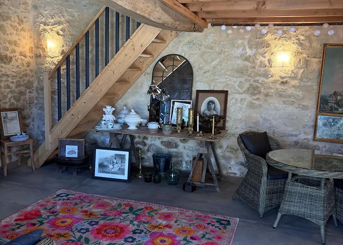 Chateau Clos Des Maurins 3* Vérac